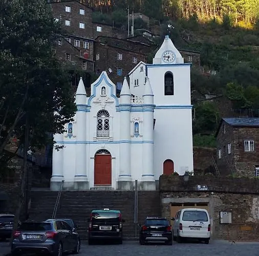 Casa Da Lomba بيت للعطل