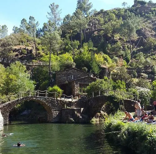 Casa Da Lomba بيت للعطل